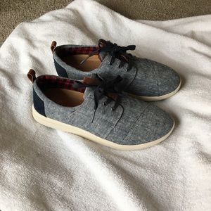 Toms tennis shoes